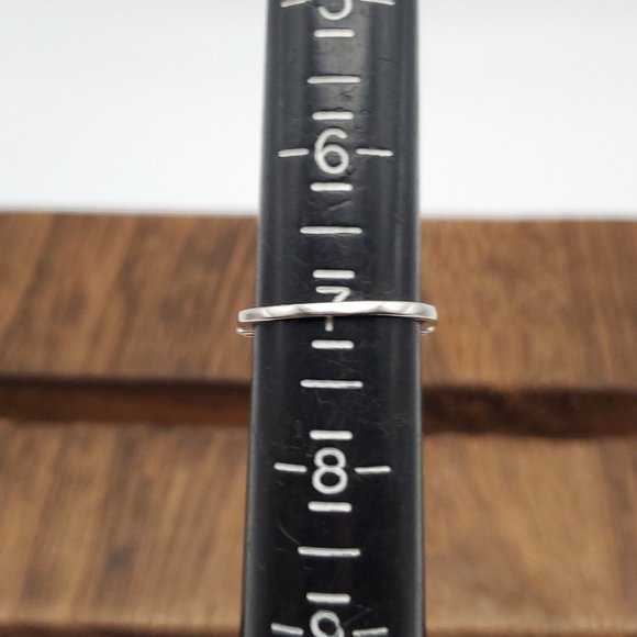 Size 7 925 Sterling Silver Cute Tiered Cubic Zirconia Gemstone Ring - Picture 6 of 8